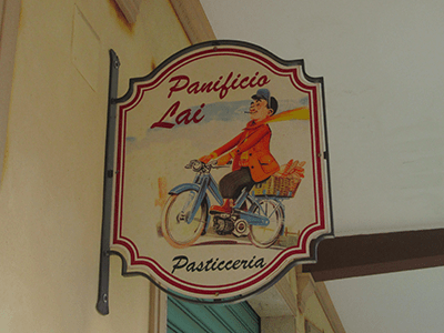 Dettaglio crest